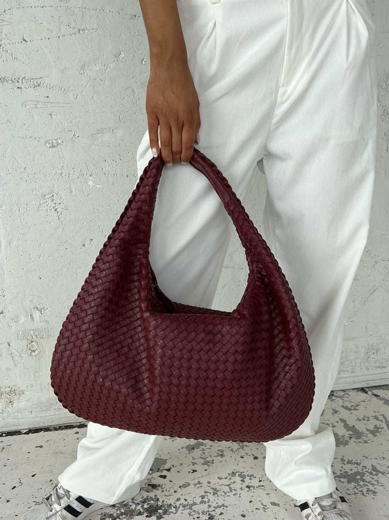 Sandra: Eine elegante Tasche für den Alltag mit viel Platz
