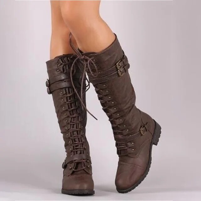 Krohn-e | Retro-Schlupfstiefel mit Spitze