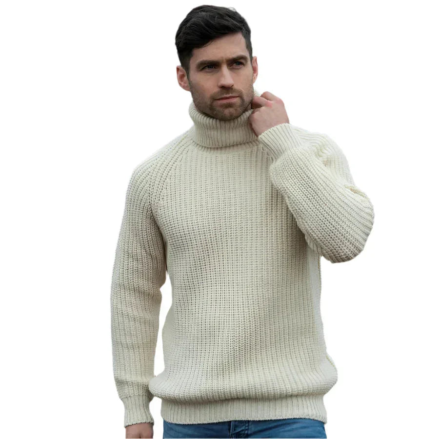 Herrenpullover mit wärmenden hohen Kragen