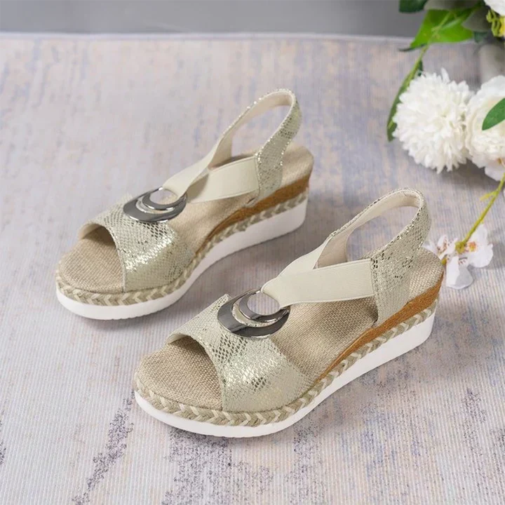 Modische Sandalen von Maleia