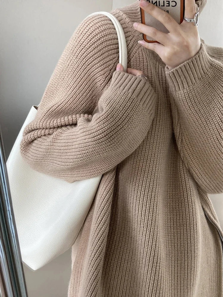 Pullover mit hohem Kragen von Agatha