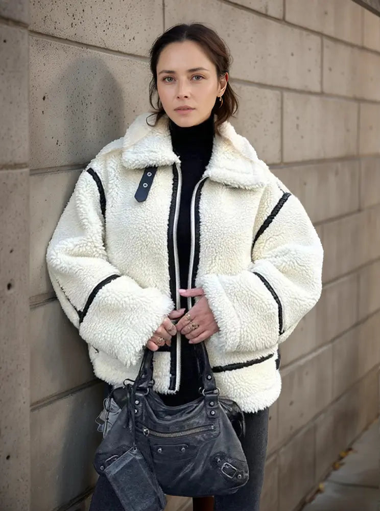 Krohn-e | Lässige Jacke mit Pelzkragen und Farbblockierung