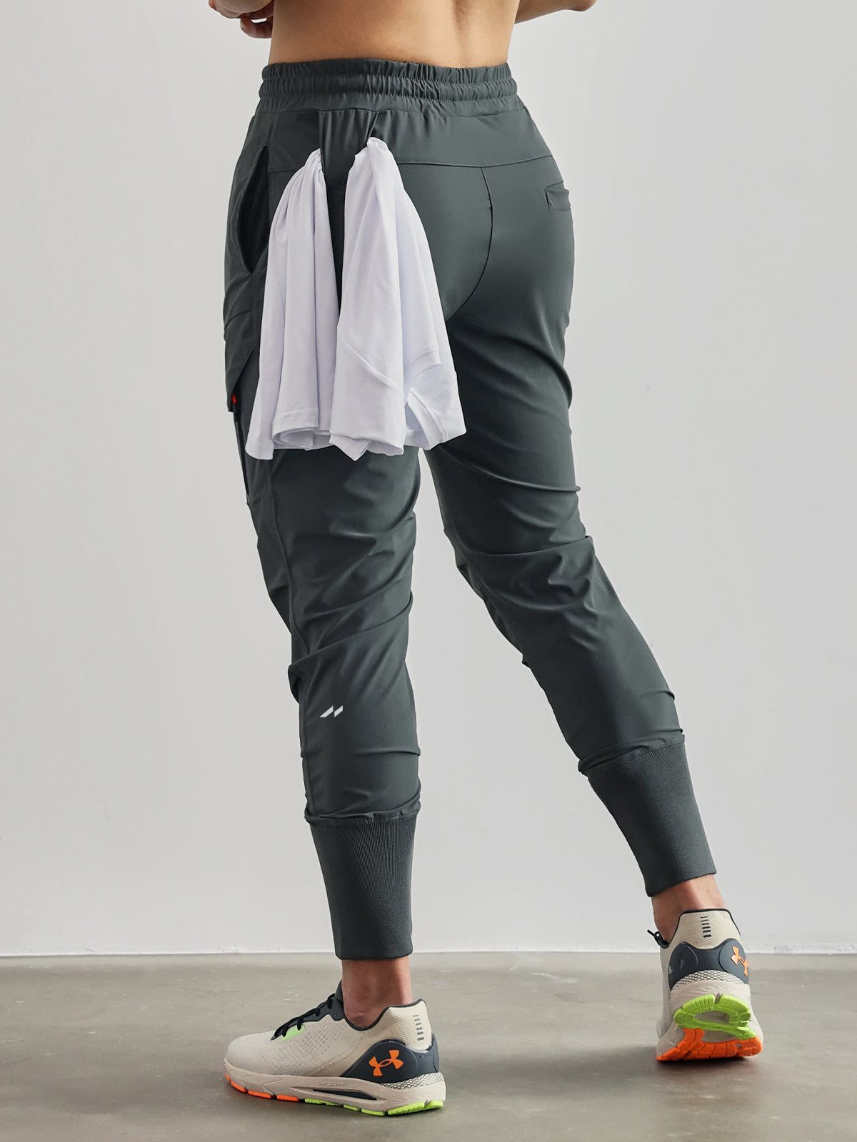 Men's Athletic Cargo Joggers