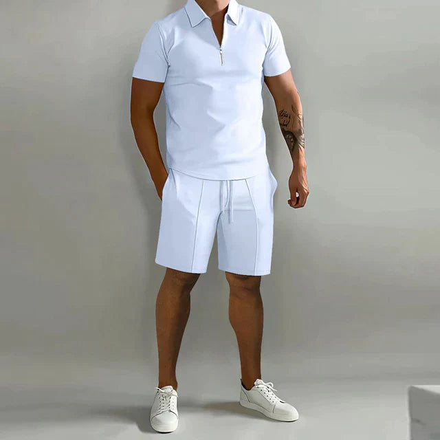 Elegantes Sommerset für Herren: Polohemd und Shorts in luxuriöser Qualität