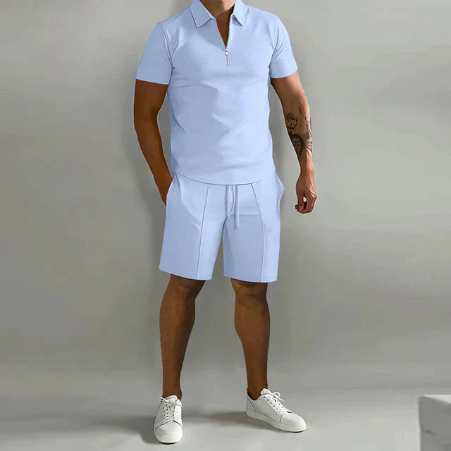 Elegantes Sommerset für Herren: Polohemd und Shorts in luxuriöser Qualität