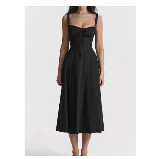 Fudus Sommerkleid: schmal geschnittenes Überknielanges Kleid mit Rückenausschnitt