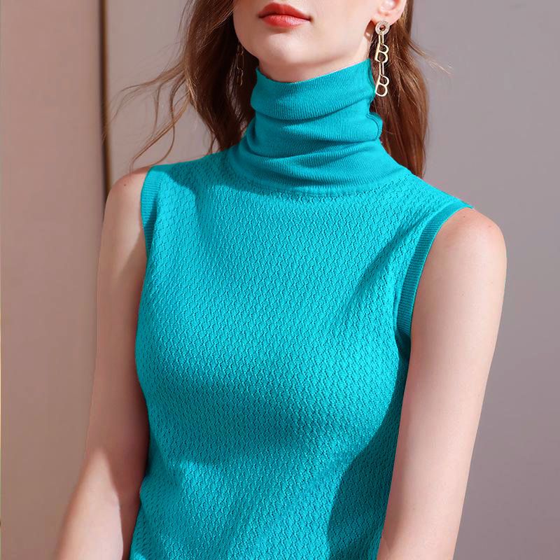 Bequemer, hochgeschlossener ärmelloser Pullover von Lavi