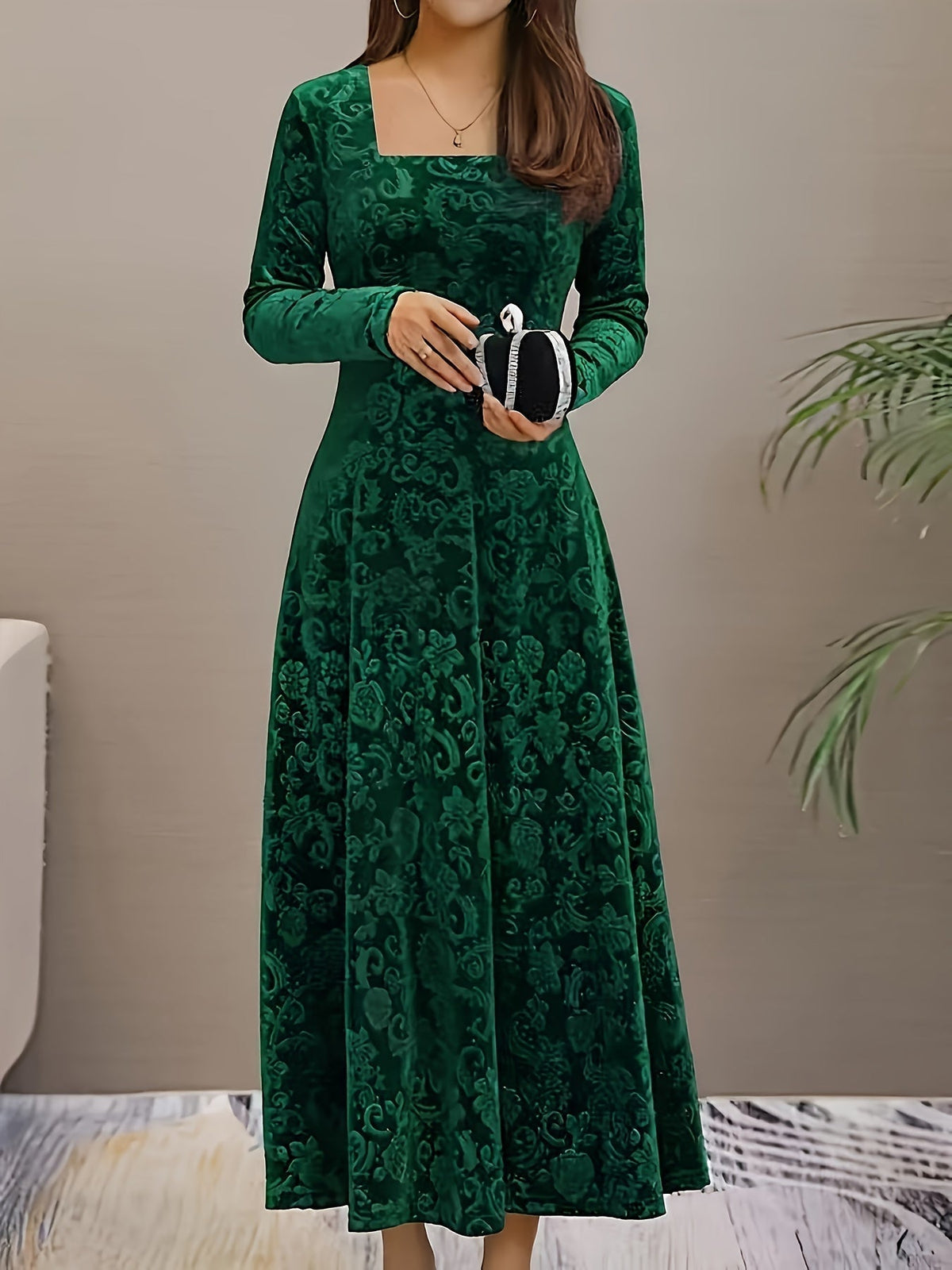 Isabella | Damen Samt Midi Kleid Florales Reliefmuster