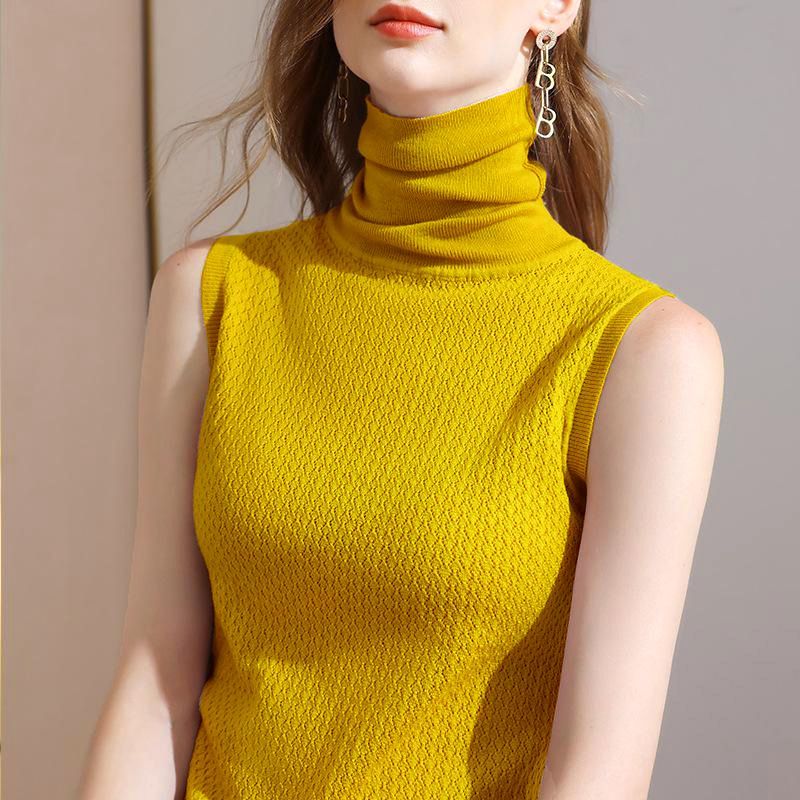 Bequemer, hochgeschlossener ärmelloser Pullover von Lavi