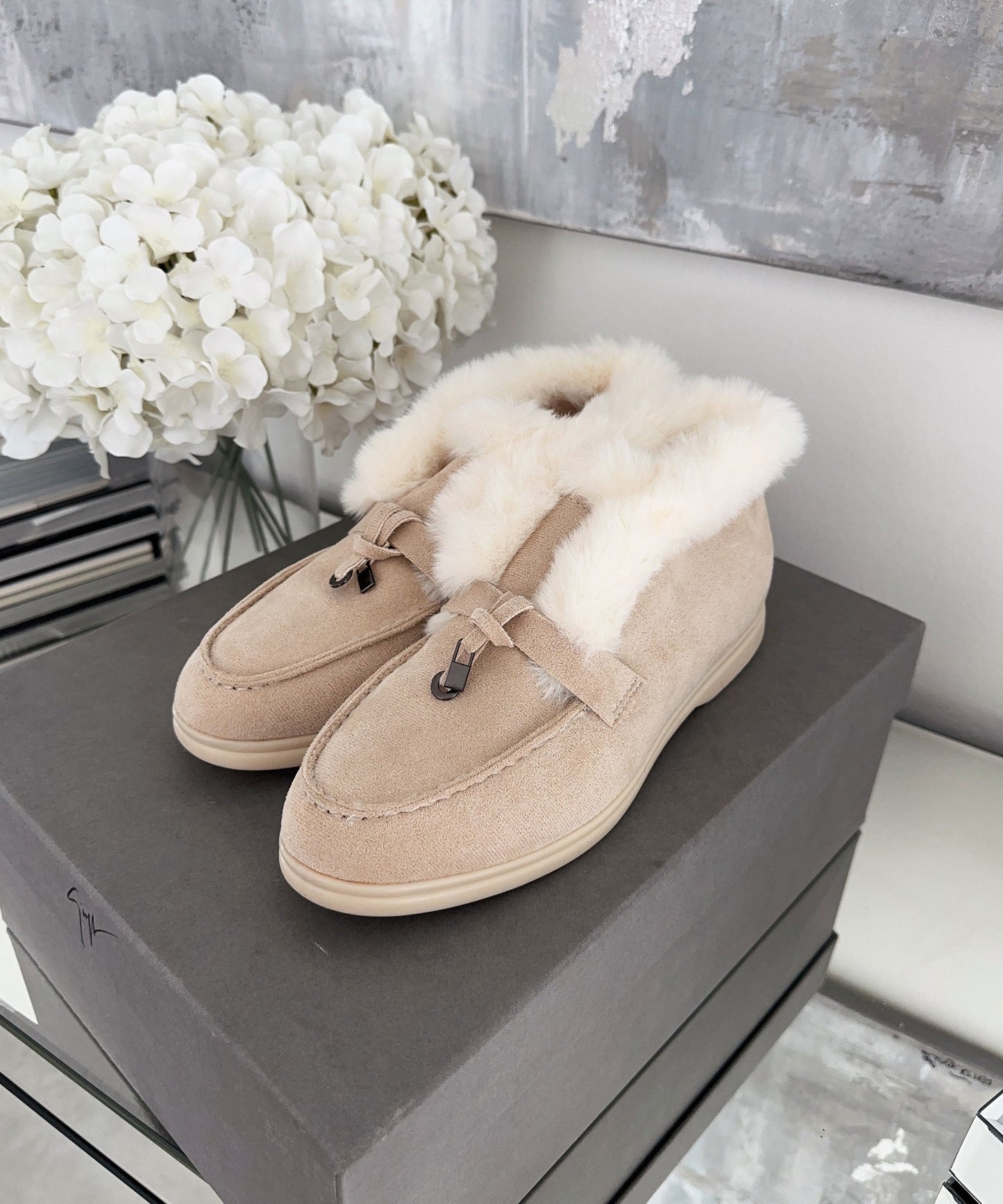 Beige gefütterte Loafer, Modell Lina