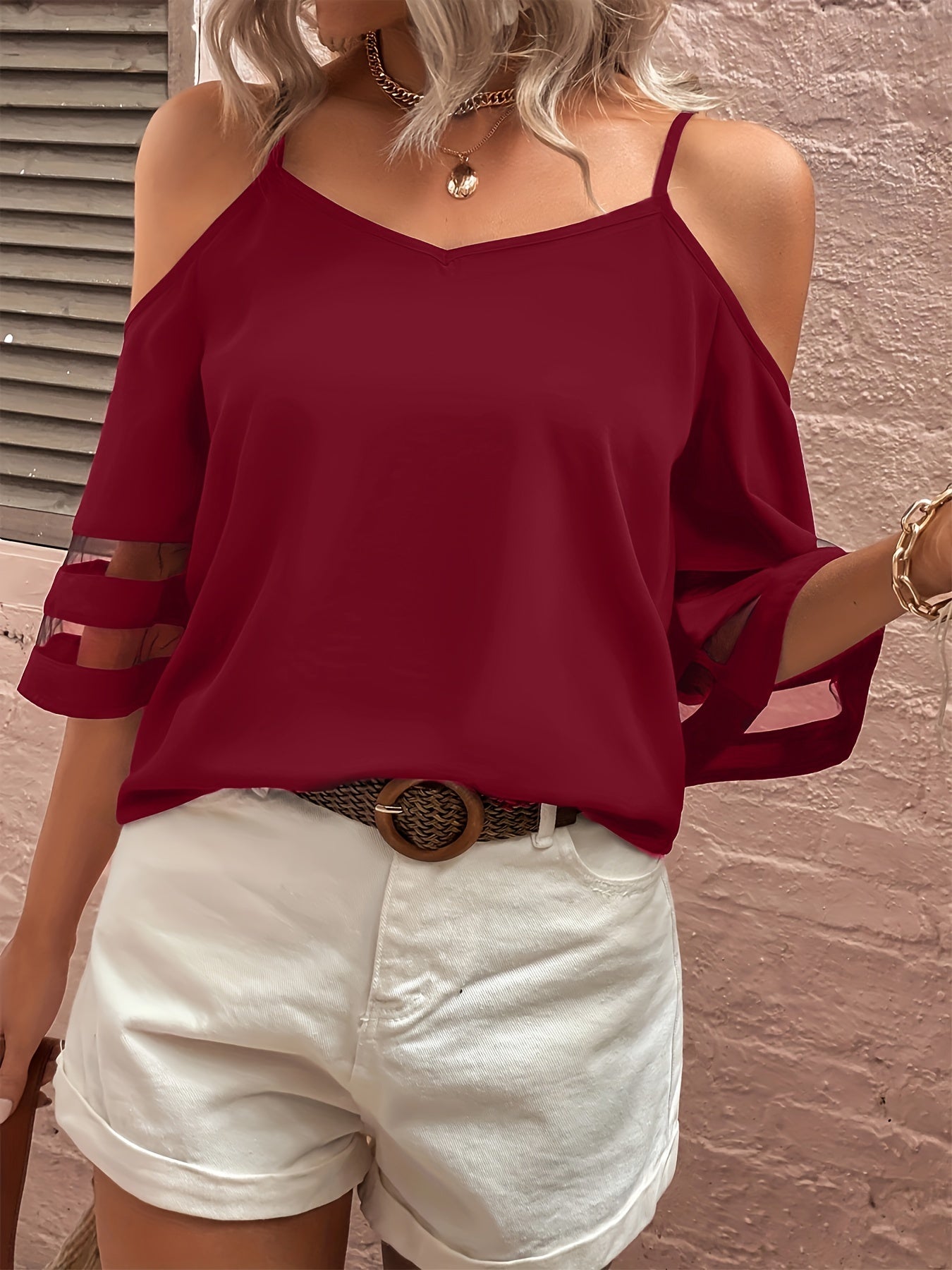 Melis Bluse: Marineblaue Schlupfbluse mit Carmenausschnitt