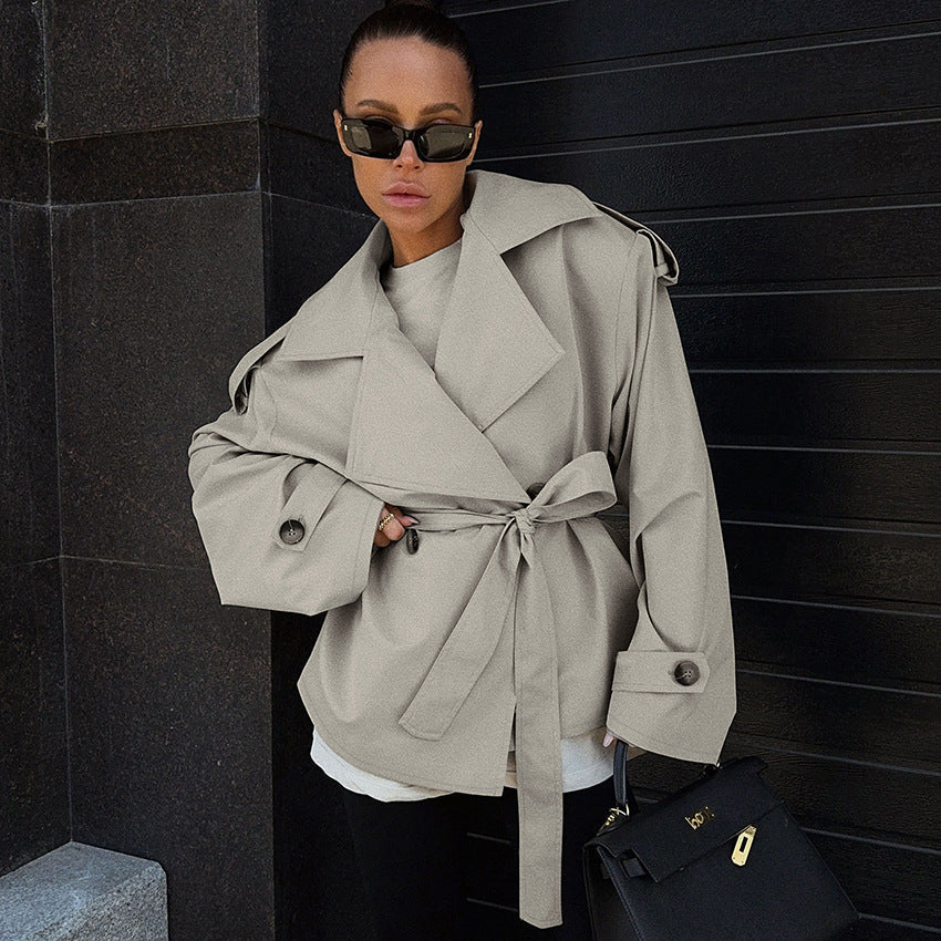 Krohn-e | Kurzer Trenchcoat für Damen