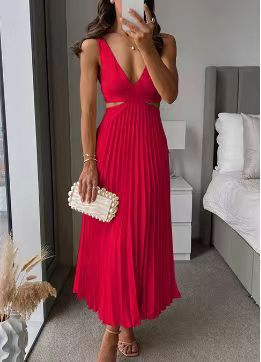 Sarah: V-Ausschnitt, ärmelloses, plissiertes Maxikleid mit offenem Rücken