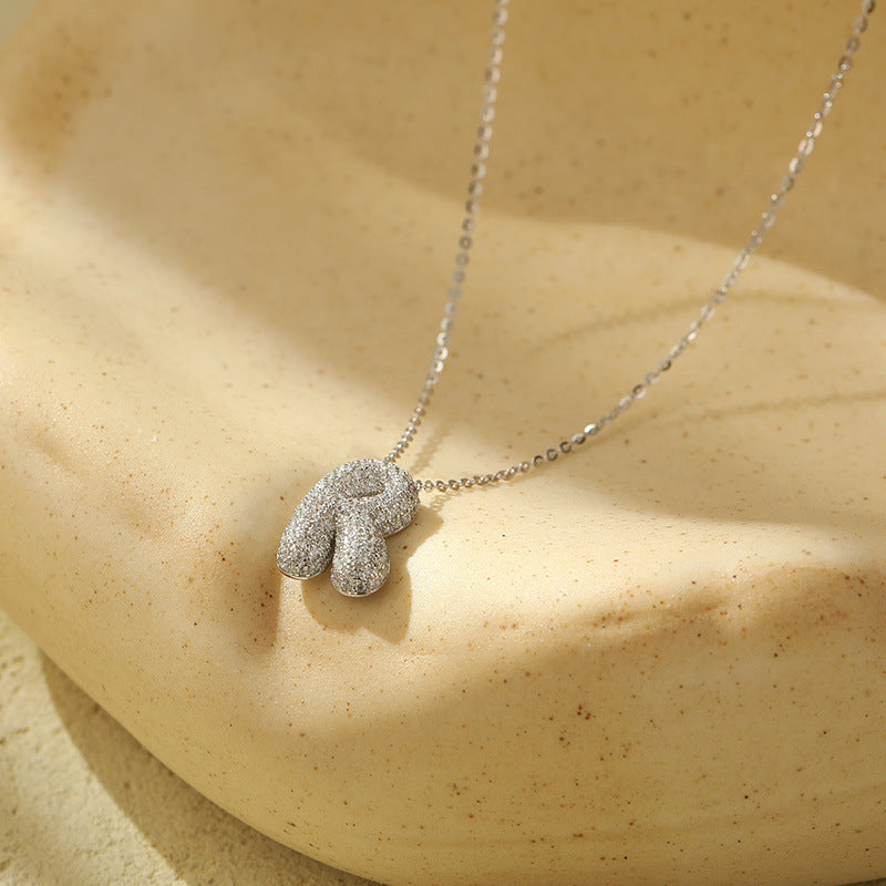 Fudus Stahl-Anhänger mit dicken Buchstaben