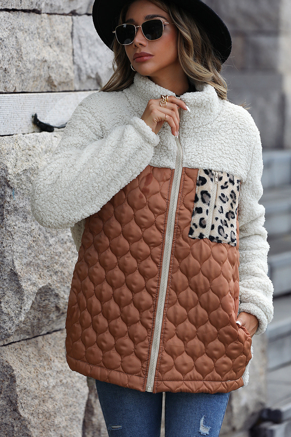 Krohn-e | Sherpa-Jacke mit Stehkragen und Reißverschluss mit Leopardenmuster