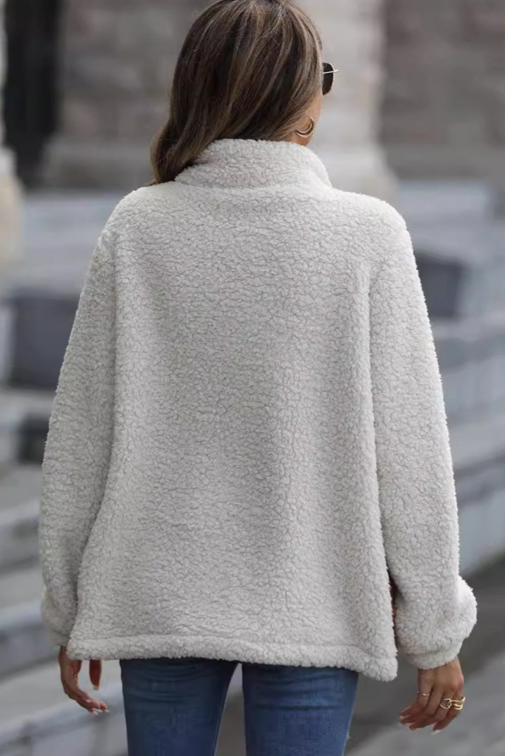 Krohn-e | Zip-Jacke mit Stehkragen aus Sherpa mit Leoparden-Patches