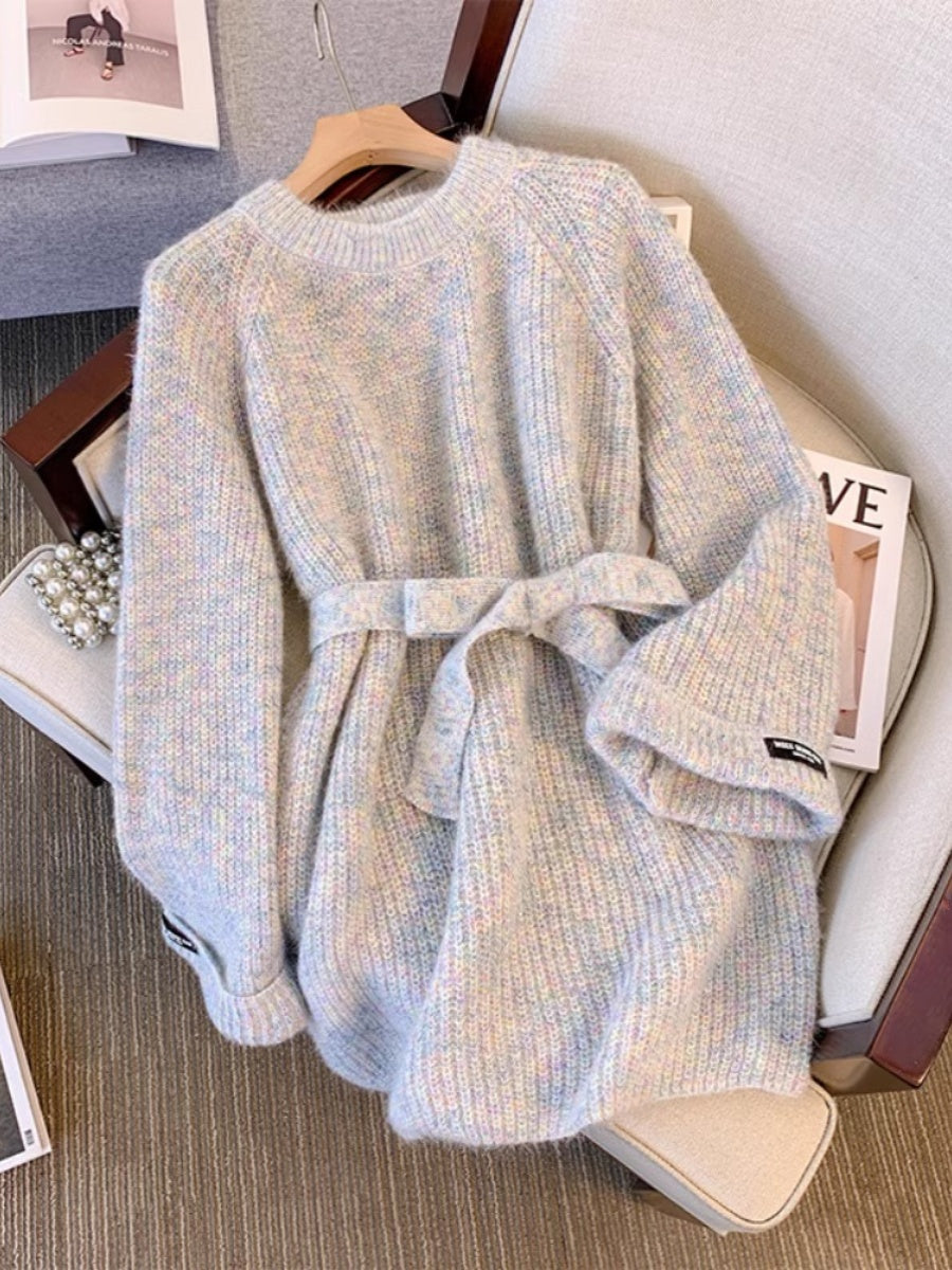 Elegantes Damenpulloverkleid von Ademaer mit Schnürung