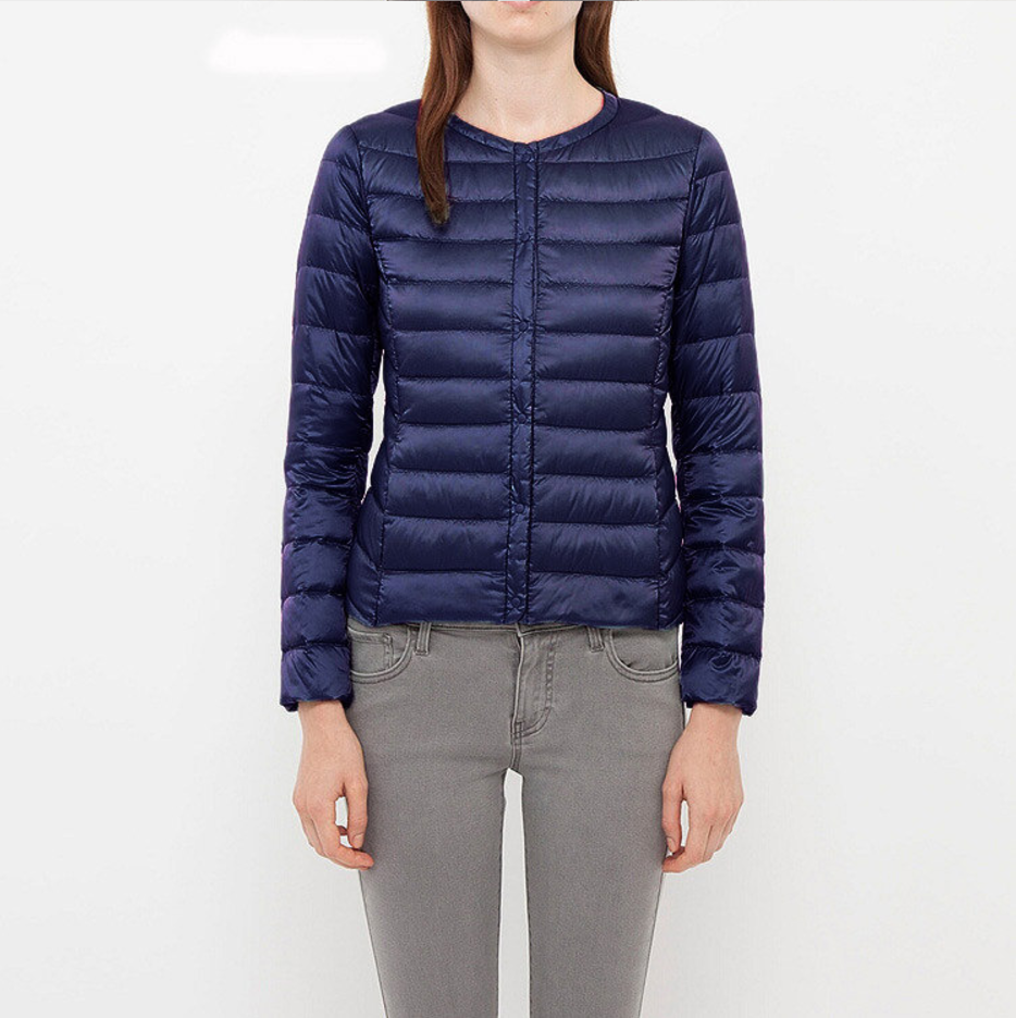 Krohn-e | Elegance Essential" kragenlose kompakte Daunenjacke