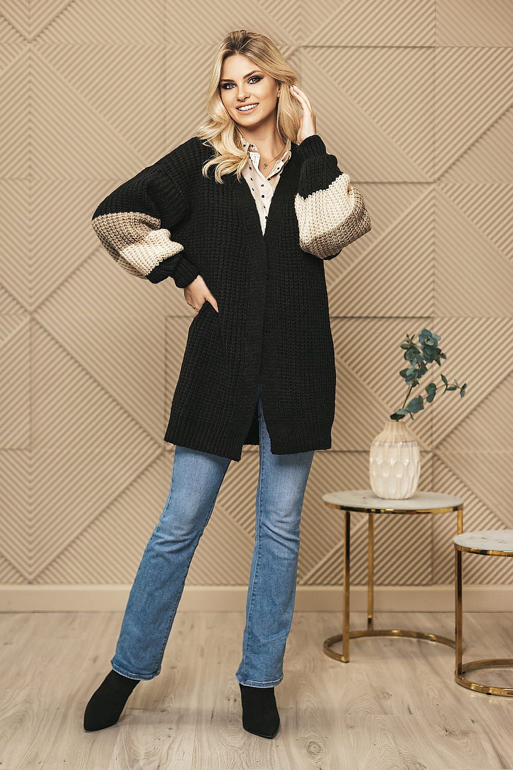 Krohn-e | Strick-cardigan Weich und Elegant Kontrastärmel