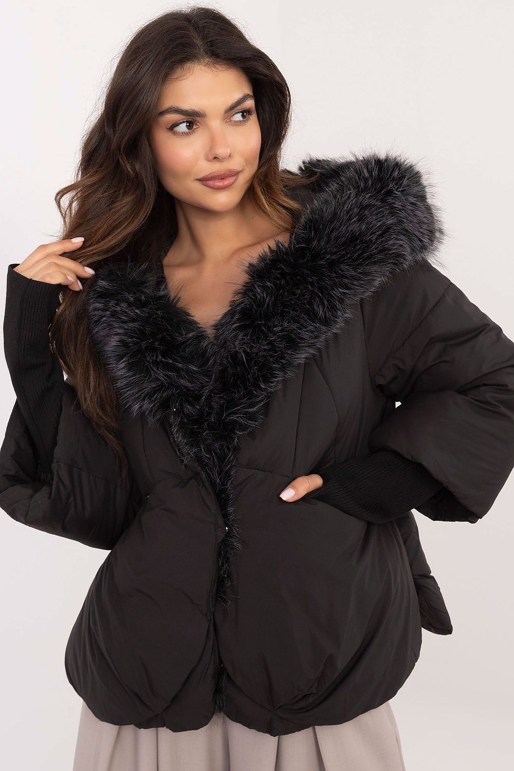 Krohn-e | Gefütterte Jacke Kapuze mit Pelzrand Warm und Stilvoll