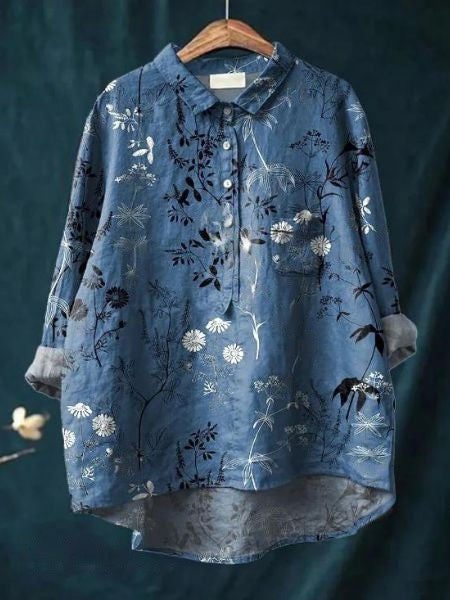 Lila Damenbluse mit Blumenmuster für einen lässigen, frischen Look