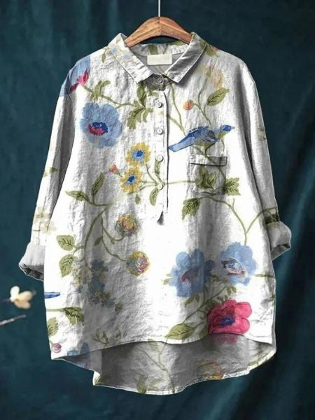 Lila Damenbluse mit Blumenmuster für einen lässigen, frischen Look