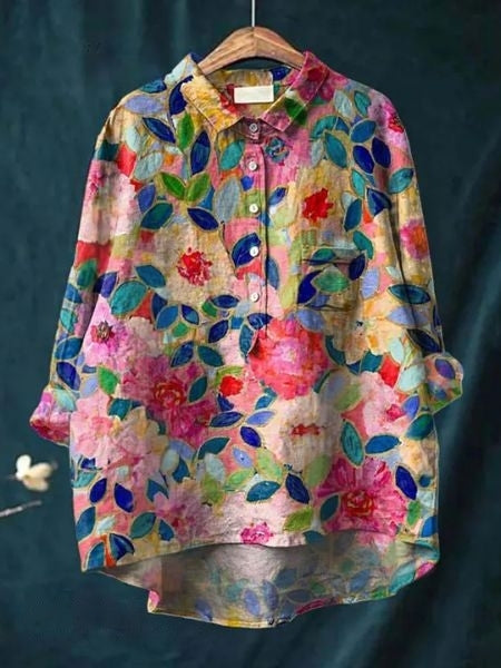 Lila Damenbluse mit Blumenmuster für einen lässigen, frischen Look