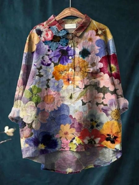 Lila Damenbluse mit Blumenmuster für einen lässigen, frischen Look