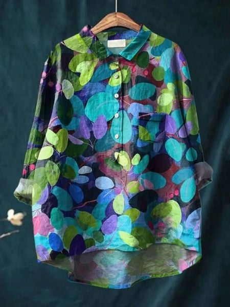 Lila Damenbluse mit Blumenmuster für einen lässigen, frischen Look