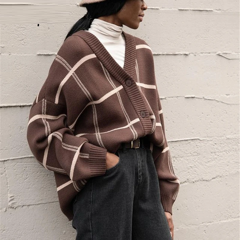 Krohn-e | Retro Cardigan Eine Legere und Bequeme Outfit