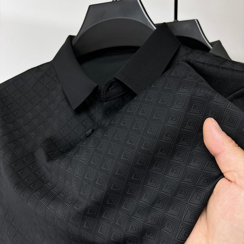 Luxuriöses und bequemes Herren-Seidenpolo mit Muster