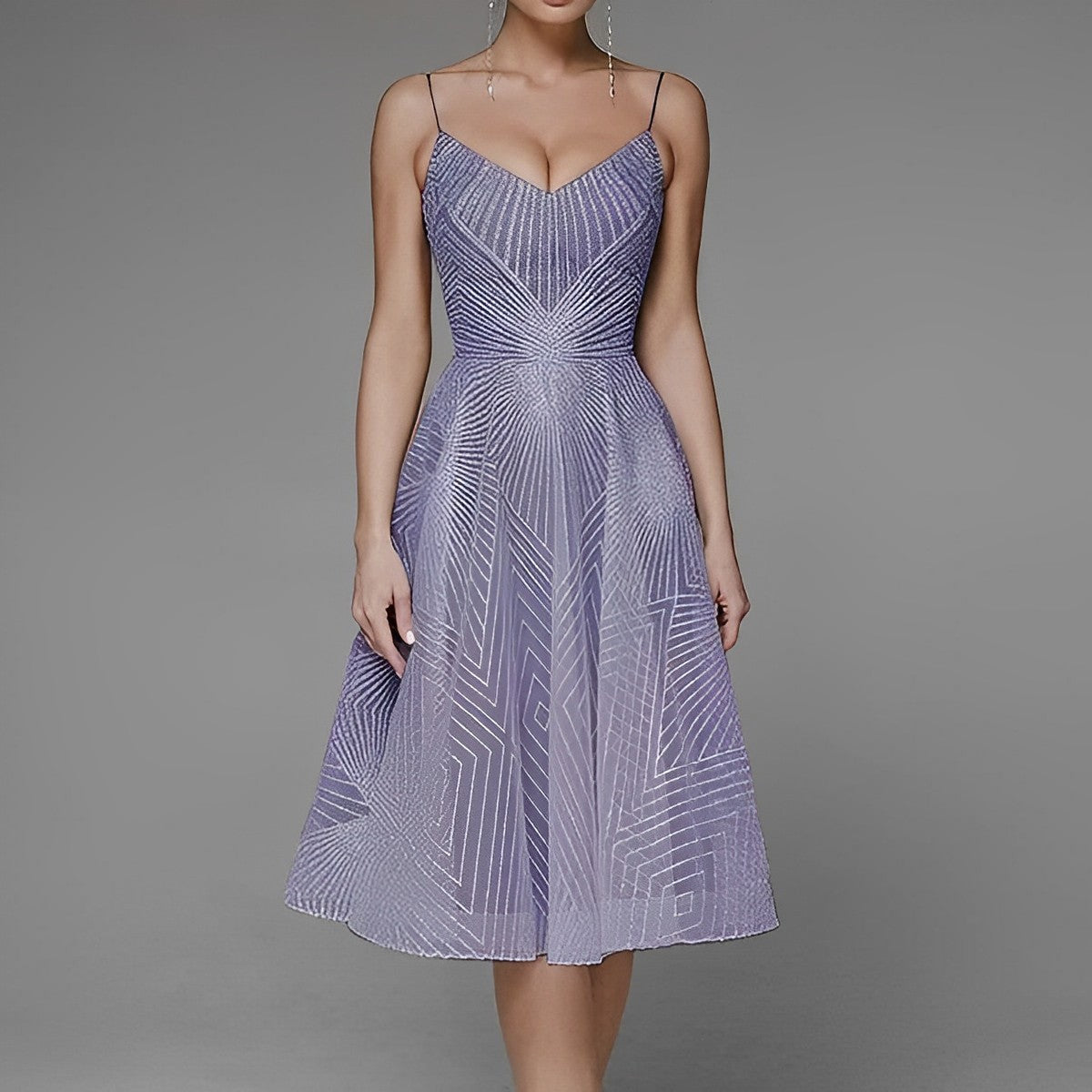 Klassisch-elegantes Abendkleid mit symmetrischem Schnitt