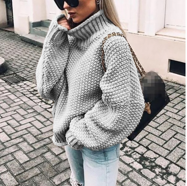 Großer Pullover mit Rollkragen