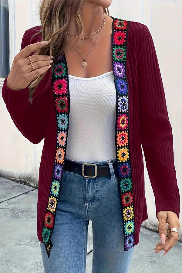 Krohn-e | Strickjacke mit Blumenrand und langen Ärmeln