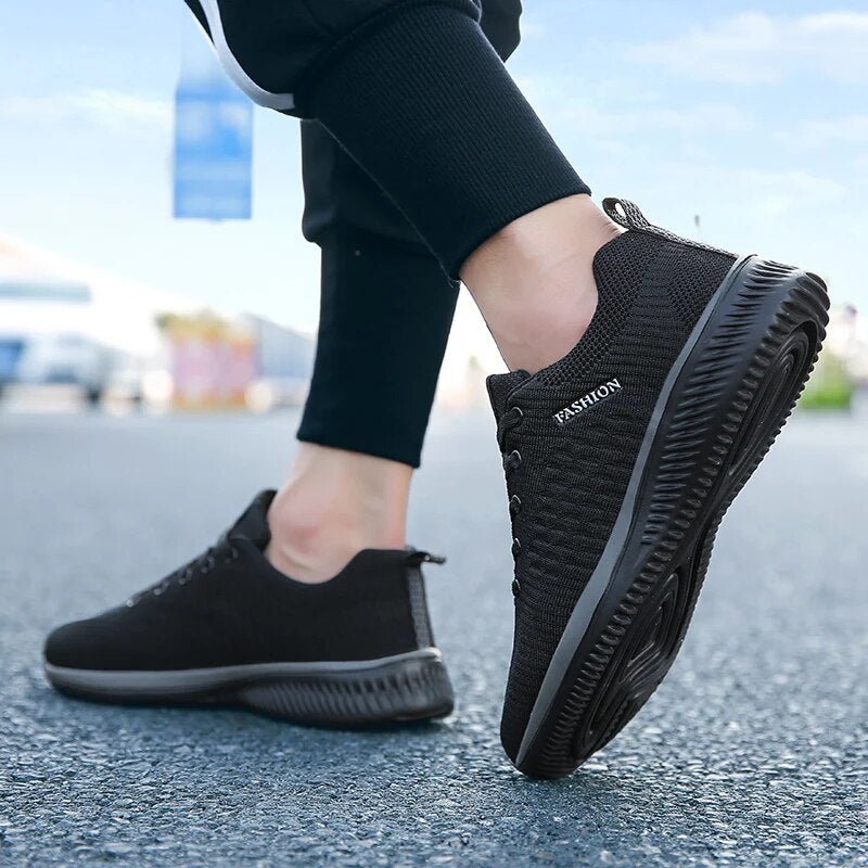 Männerschuhe: elegante Sneaker mit orthopädischer Funktion