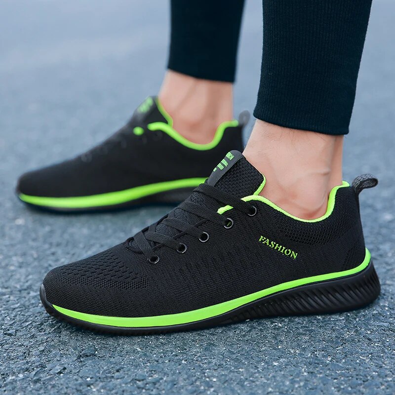 Männerschuhe: elegante Sneaker mit orthopädischer Funktion
