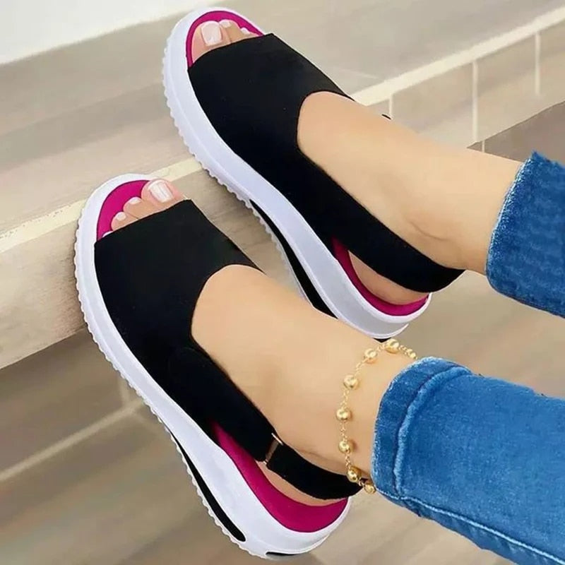 Damen Strandsandalen Brigitta mit offenem Keilabsatz und rutschfester Sohle