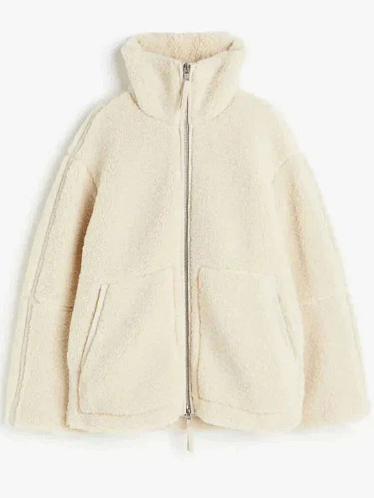 Krohn-e | und Kaffee Lammwolljacke für Damen - fluffig und trendy