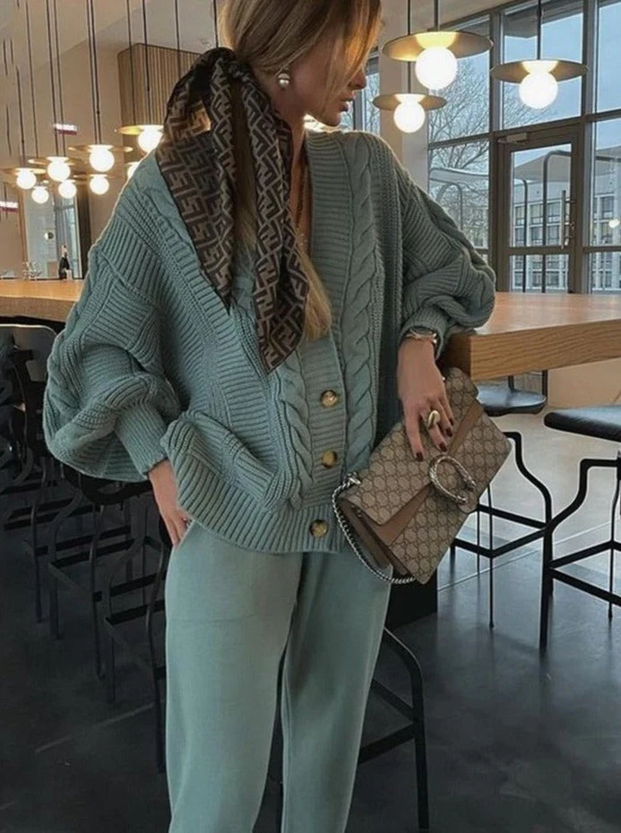 Krohn-e | Wollmix Damen Strickkleidung Satz mit Übergröße Cardigan