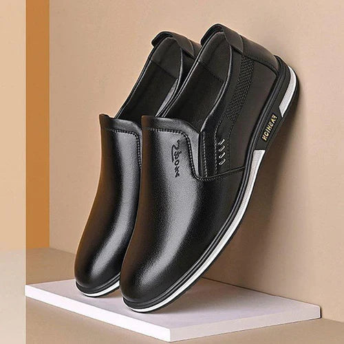 Elegante und komfortable orthopädische Herrenschuhe für Business