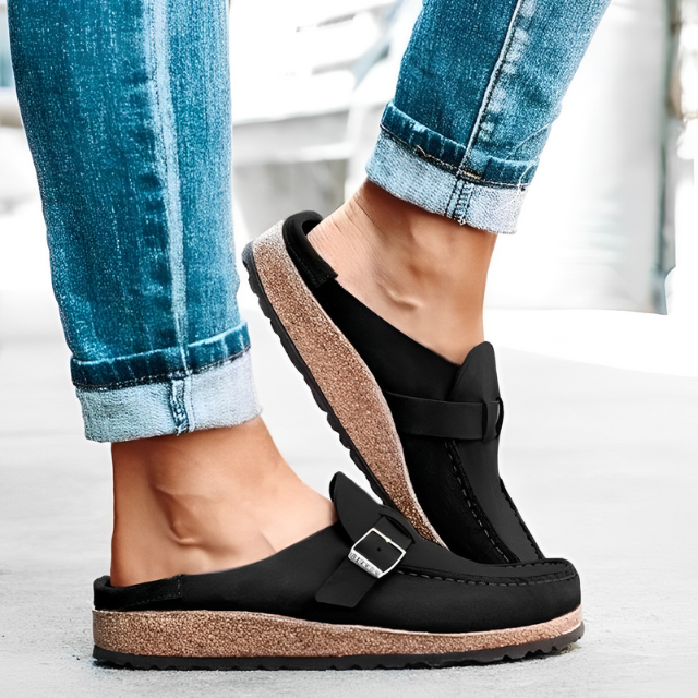 Krohn-e | Bequeme Slipper mit Schnallenverschluss