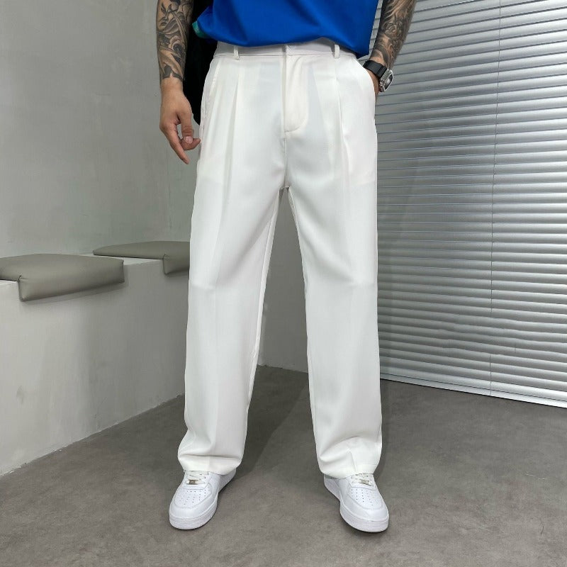 Moderne, bequeme Herrenhose im eleganten Stil