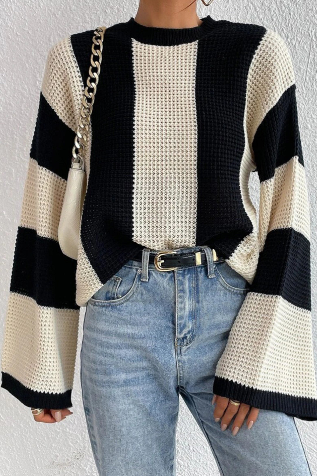 Krohn-e | Glocke mit Kontraststreifen Pullover mit Strickärmeln