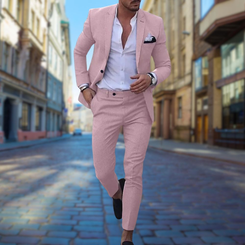 Schlanker Herrenanzug: Elegantes Set aus Blazer und Hose