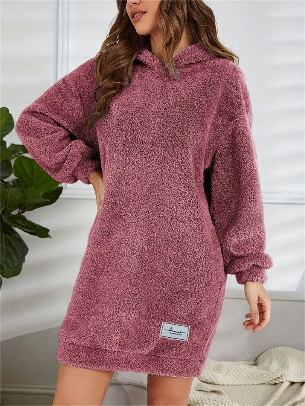 Krohn-e | Übergröße Teddy Sweatkleid mit Kapuze