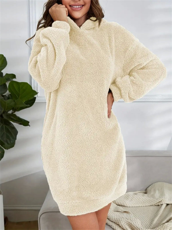 Krohn-e | Übergröße Teddy Sweatkleid mit Kapuze