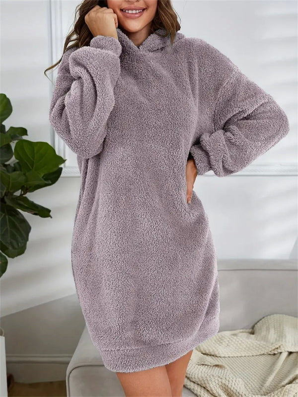 Krohn-e | Übergröße Teddy Sweatkleid mit Kapuze