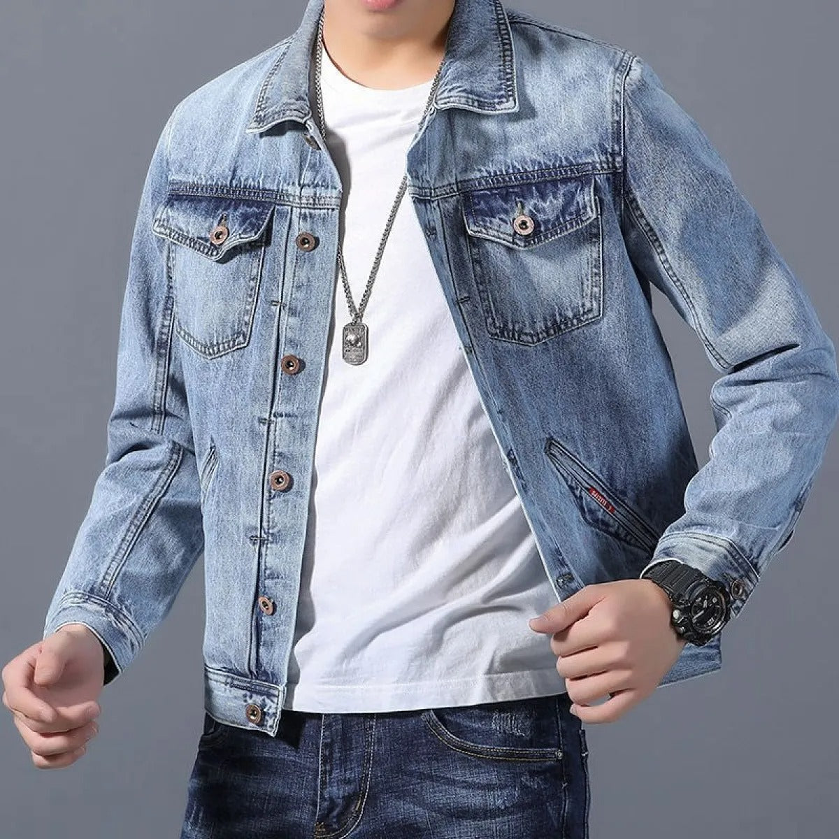 Krohn-e | Klassisches Denim Herrenjackett mit Taschen an der Vorderseite