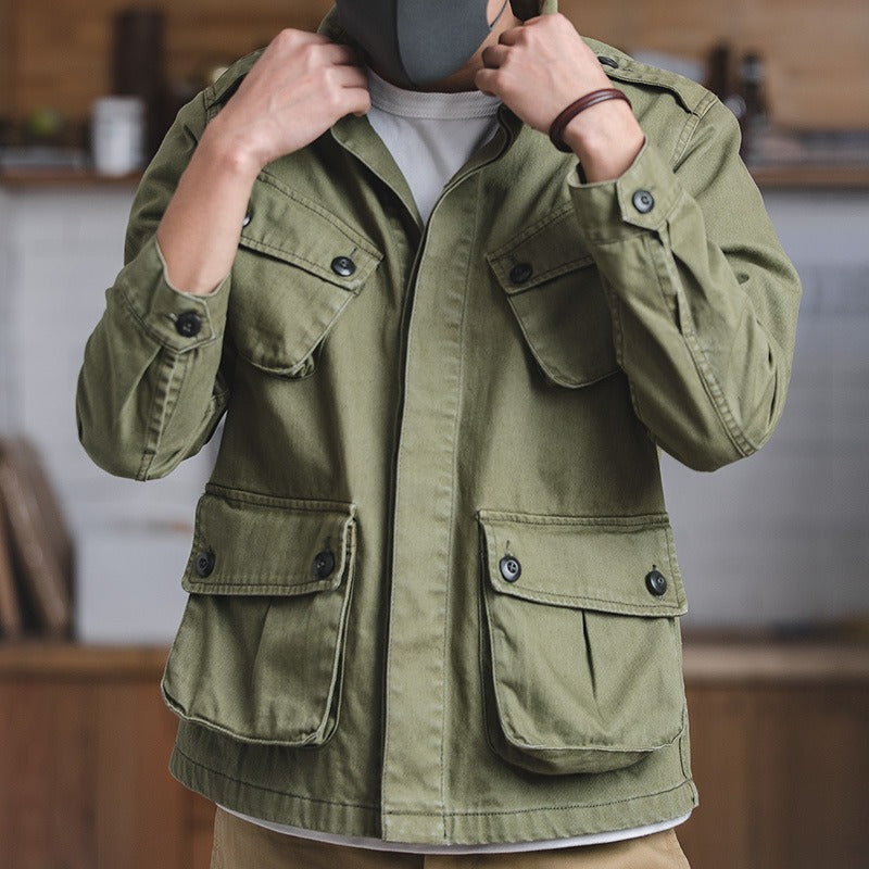 Krohn-e | Herrenjacke im Militärstil mit Klappentaschen