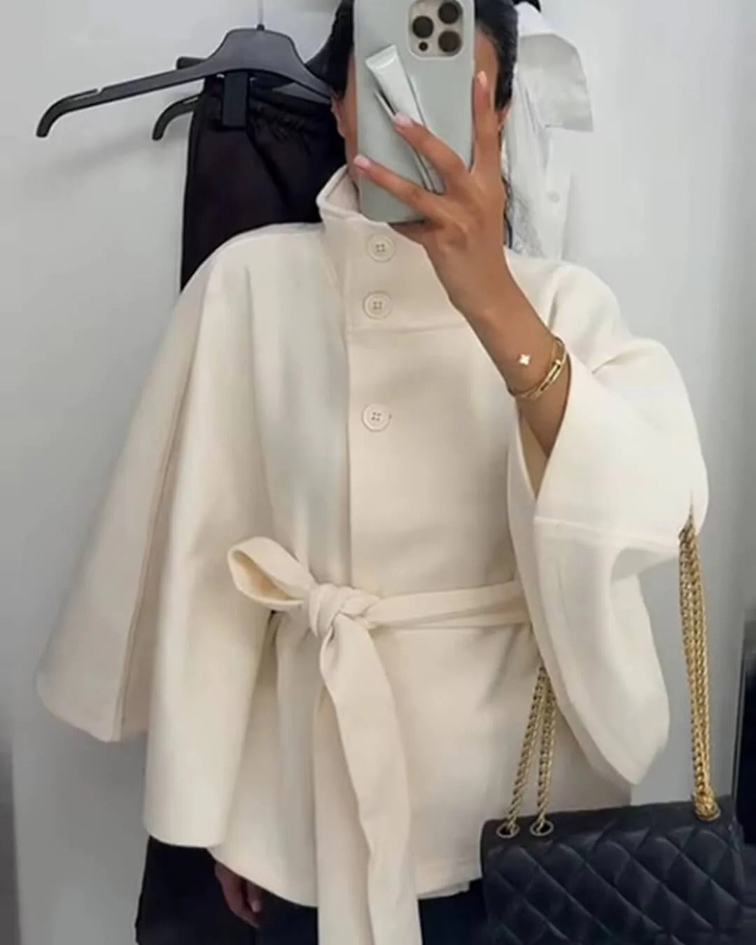 Krohn-e | Hochkragen Gürteltaschen Cape Jacke Knopf Umhängemantel